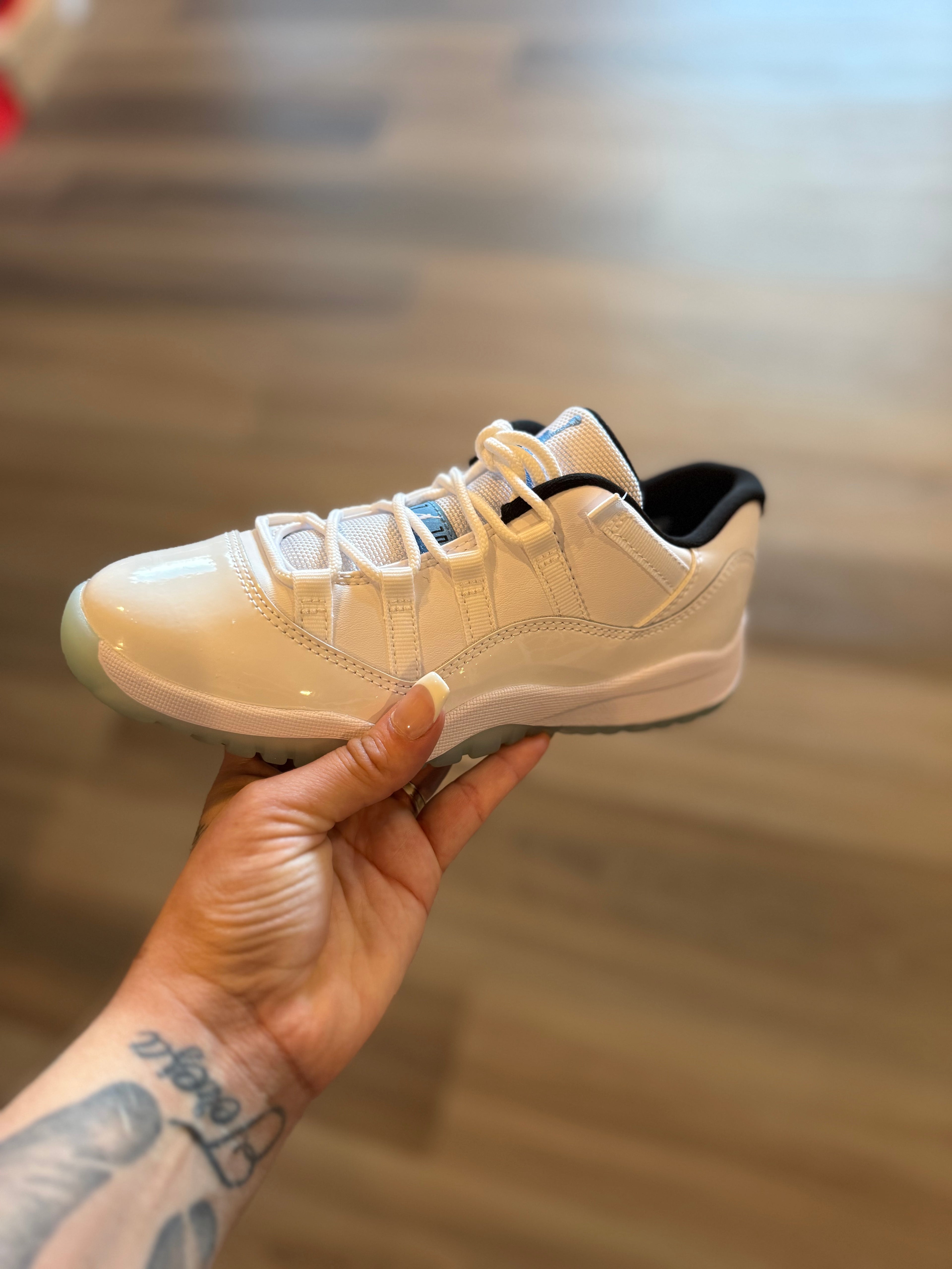 Air Jordan 11 Retro Low Legend Blue