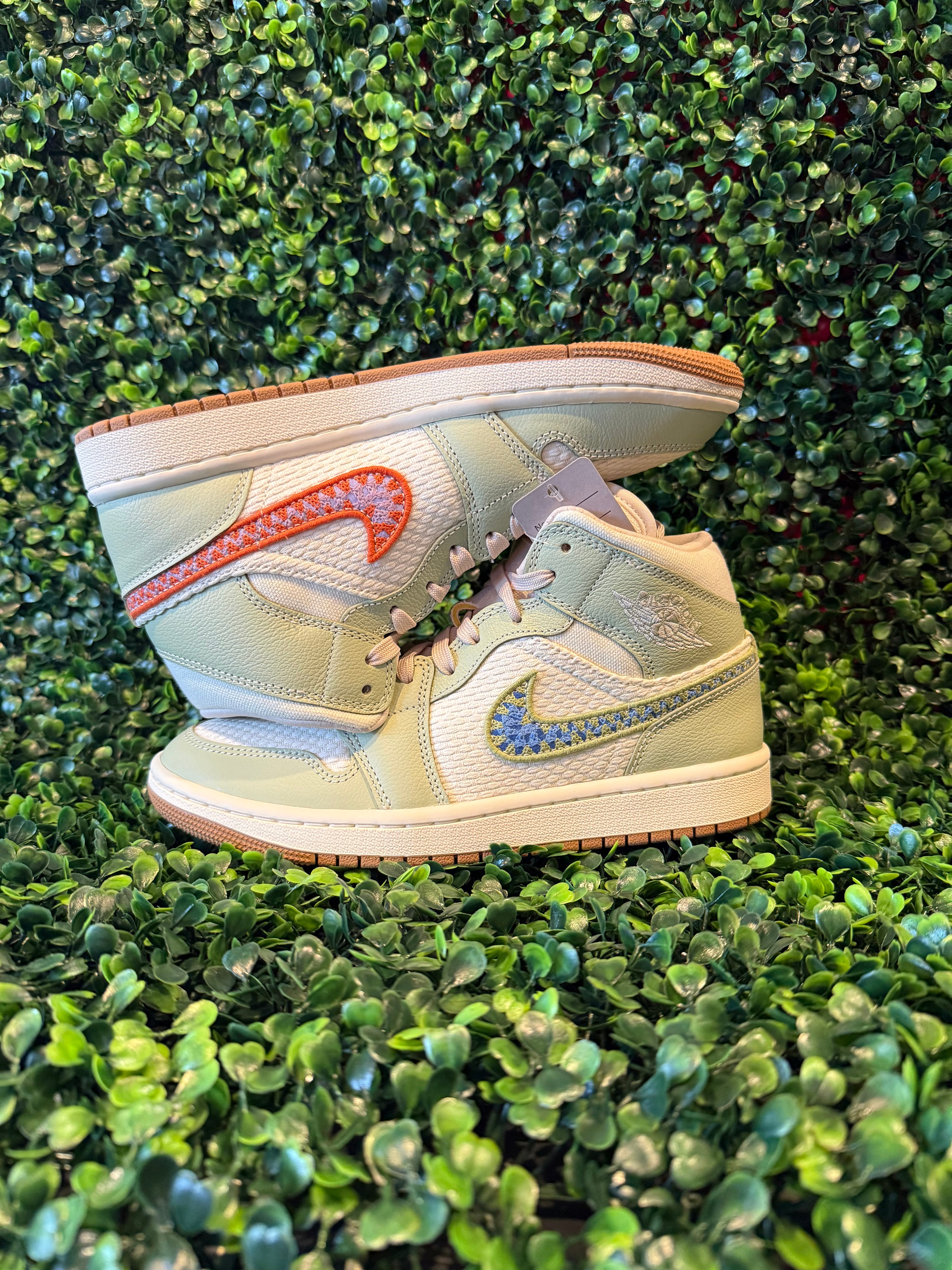 Air Jordan 1 Mid SE Olive Aura